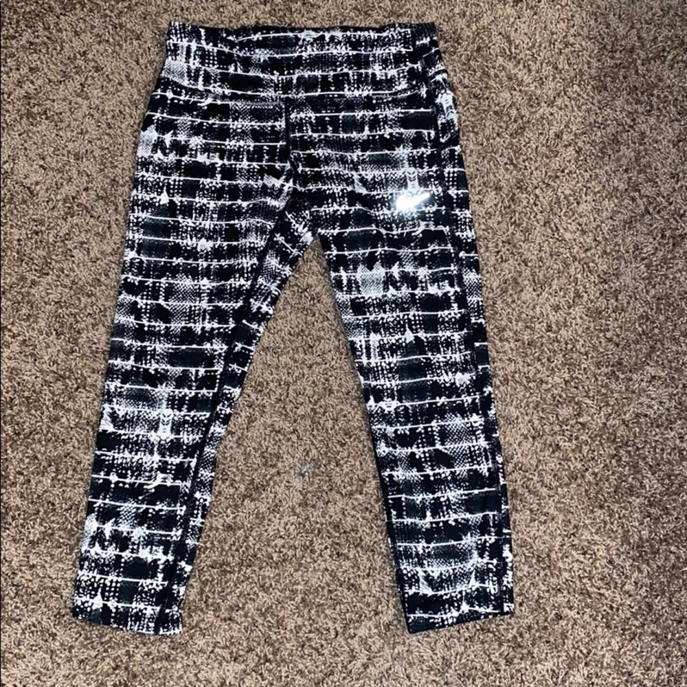 NIKE Capri leggings!!